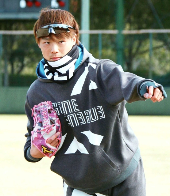 プロ野球オリックス山崎福也投手、ブルサン女子選手と練習 監督