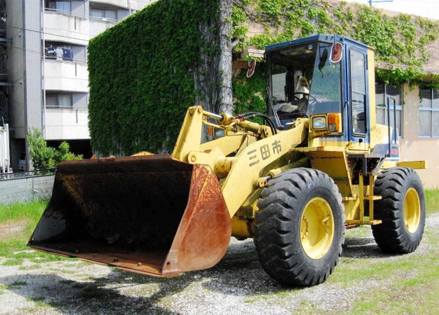 ２０１６年に出品した大型特殊車両「ショベル・ローダ」（市提供）