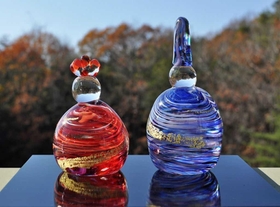 ガラスのひな飾り（提供）