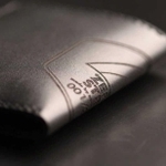 きめが細かい革質が特徴