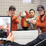 火の取り扱いなど、実演を通して注意を呼び掛ける＝三田市消防本部