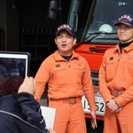 慣れた様子で話し始める隊員。ＮＧも少ない＝三田市消防本部