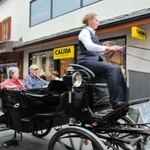 街中を走る馬車