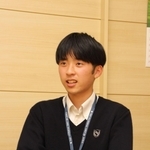「勉強が好きになれる塾にしたい」と話す濱田颯太代表＝三田市役所