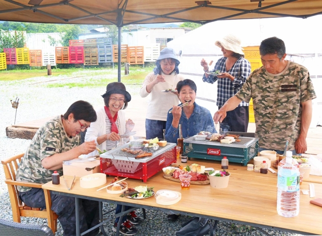 藤原農園に開設したキャンプサイト＝三田市末