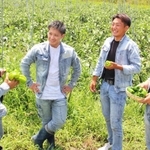 篤農家の（右から）佐々木成道さん、下浦篤さん、山元未希也さん、田中一平さん＝三田市下相野