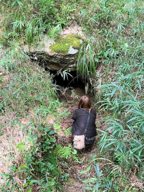 青石古墳の入り口