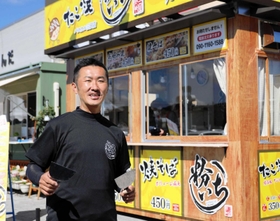 「粉いち」をオープンする稲岡英明さん＝三田市川除