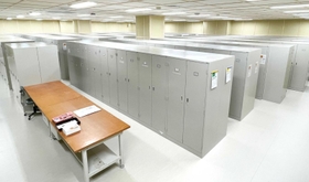 温度や湿度が管理された保管庫＝三田市弥生が丘６