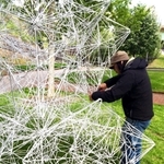 米国で創作に打ち込んだ福永さん（提供）＝藍中学校