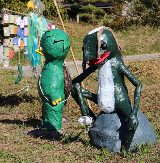 こっちを見られている気がする…＝三田市小野