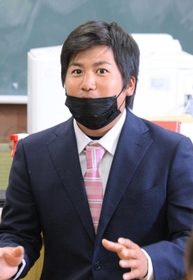 「夢をかなえるためには」をテーマに話す兵庫ブレイバーズの山川新監督＝三田市弥生が丘２