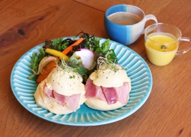 食器はすべて立杭焼を使っている＝三田市西相野
