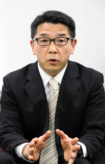 三田市長選に立候補を表明した多宮健二氏＝三田市役所