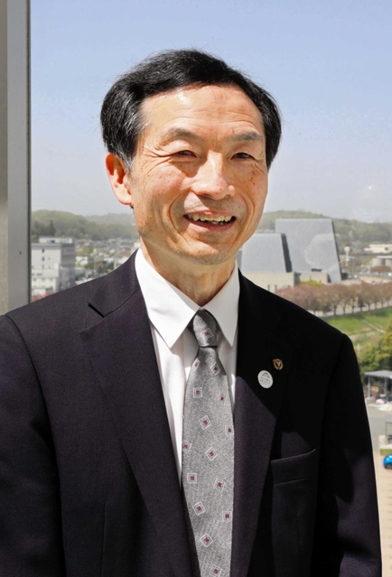 昭63 耕不尽 松阪市長 吉田市政を推進する会 297P - 伝記、人物
