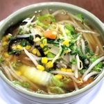 野菜タンメン。メニューには肉タンメンもある＝三田市役所