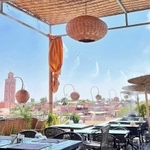 旧市街にあるホテルの屋上レストラン