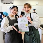 「トラコネ」を立ち上げた石原里美さん（左）と杉浦琴音さん＝三田市けやき台１