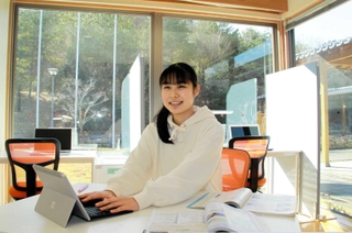 無償で利用できることになる「リモートワーク＆スタディブース」＝三田市尼寺、有馬富士共生センター（三田市提供）