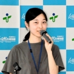 ペンギンの生態や南極での体験について話した笹森映里さん＝県立人と自然の博物館