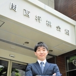 今期の六段昇段を見据える冨田誠也新五段。合間を縫ってジムに通い、筋トレでリフレッシュするのが日課という＝大阪市福島区、関西将棋会館