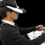 「ＡＲろくろ試作システム」装着の様子