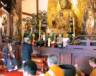 行基・仁西両上人をしのぶ「御祖師まつり」の様子