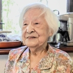 ２度の空襲を生き抜いた堀田絹子さん。戦時中の記憶は今も鮮明だ＝三田市あかしあ台１、デイサービス「さわやかサロン」