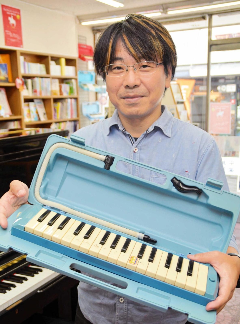 鍵盤ハーモニカ、ピカピカに 三田の「平瀬楽器」がクリーニング 「愛用