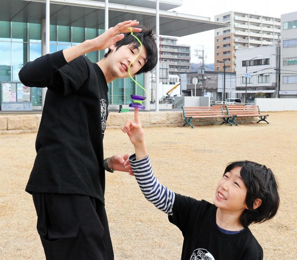 夢は世界進出! 手さばき軽やか、三田の「ヨーヨー兄弟」 好きが高じて