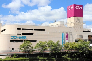 来年２月末で閉店する「フローラ８８」＝三田市弥生が丘１