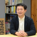 学生時代を振り返る若狭健作さん＝尼崎市南武庫之荘３