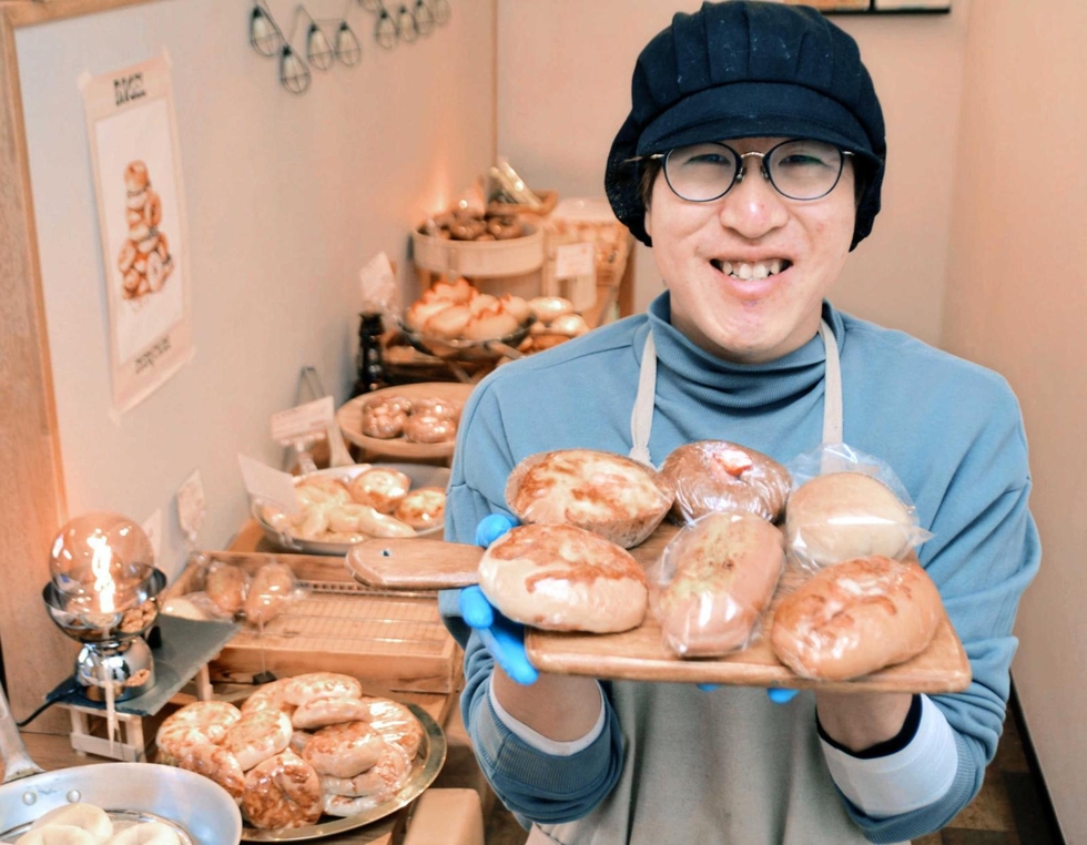 もちもちふわふわ」三田にベーグル専門店 カメラマン、地域メディア