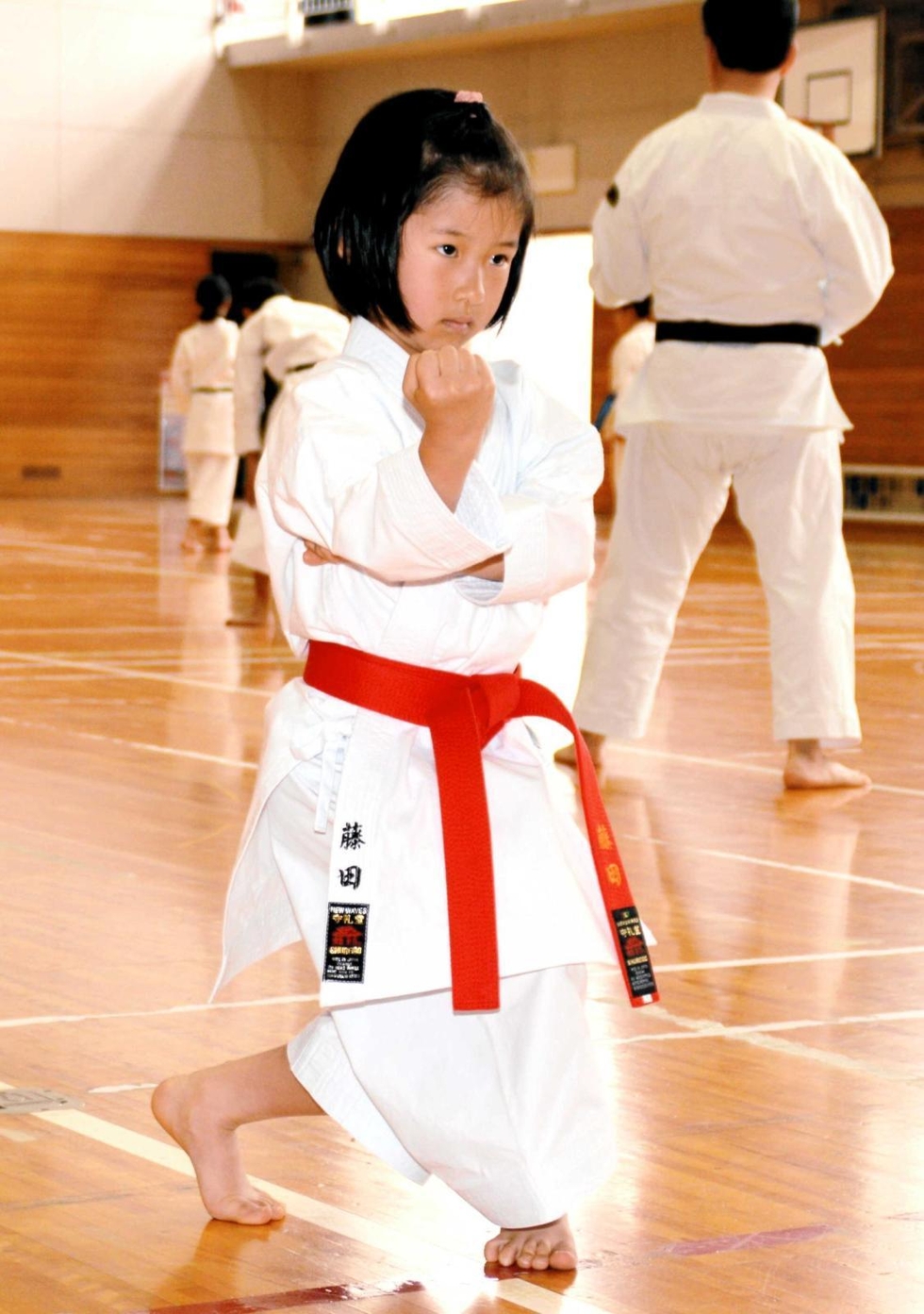 昭和　小学生　盗撮 つつじが丘小・藤田妙さん、空手で全国へ 高い集中力、緩急を自在に表現|三田|神戸新聞NEXT