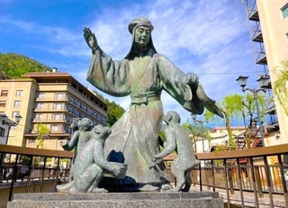 有馬温泉や下呂温泉などに影響力を及ぼした儒学者の林羅山。下呂温泉に像がある