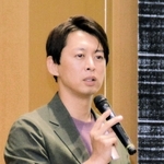 天気ニュースの見方などについて解説する蓬莱大介さん＝三田市川除