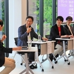 関西学院大学出身で「ヒューリック」の専務執行役員を務める大櫃直人さん（左から２人目）らが「Ｓ－ベース」の今後について語り合った＝三田市学園４