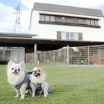 敷地内にあるゆったりとした広さのドッグラン。ペットを飼う利用者の要望に応えた＝三田市対中町（提供）