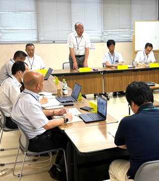 クビアカツヤカミキリの被害を食い止めるため、緊急開催された対策連絡会議＝宝塚市旭町２、県阪神北県民局