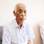 兄恒芳さんへの思いや三田空襲の体験を語る仲畑直さん＝三田市桑原
