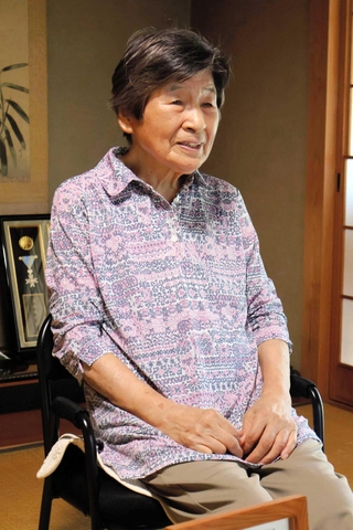 三田空襲の体験などを話す志儀喜代美さん＝三田市三田町