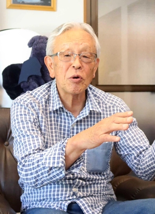 三田市遺族会の現状について語る西本隆好会長＝三田市下相野