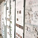 絵や写真を使った力作がそろう作品展＝県立人と自然の博物館
