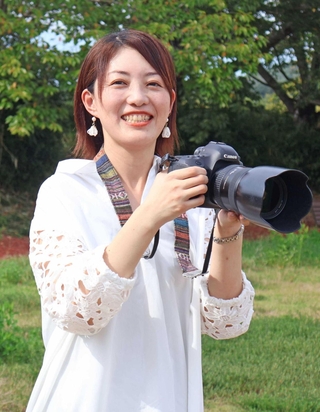 プロフィル写真などを手がけるカメラマンの浦川詩穂さん＝三田市福島１