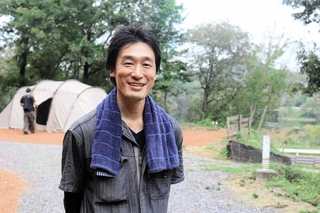 キャンプ場「千丈寺湖アウトドアベース」を開設した麹谷章さん＝三田市尼寺
