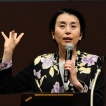 子どものいじめを巡る問題について語る渡辺真由子さん＝三田市天神１