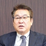 三田市商工会の現状や今後の取り組みなどを語る福西文彦会長＝三田市天神１