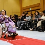 車いすの私も主役、初の和装に「大満足」　三田で「パラコレクション兵庫」　着物姿で堂々ランウエー