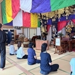 さんだまち博のプログラムの一つ。三田市桑原の欣勝寺での座禅体験（市提供）