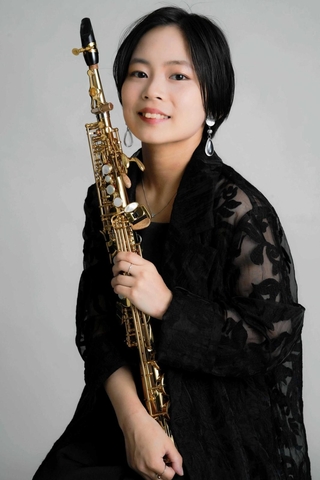 郷の音ホールで演奏する濱田侑里さん
